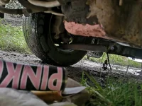 Pink grip=survival grip