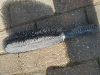 Cleaning brush